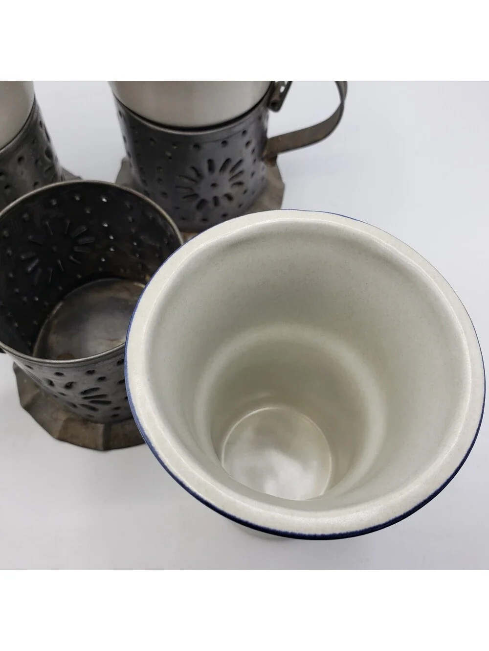 3 VTG Pfaltzgraff Yorktowne Tinsmith Stoneware Coffee Mug Cup Punched Tin Holder